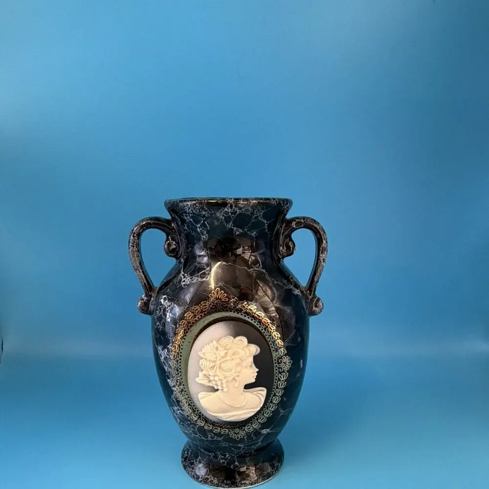 Vintage Price Products Bell-Mar Black Marbled Cameo Medallion Two-Handle Vase